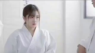 电竞少女cos西施约见❤️网友小姐姐不料是个男的被按到床上内射中出